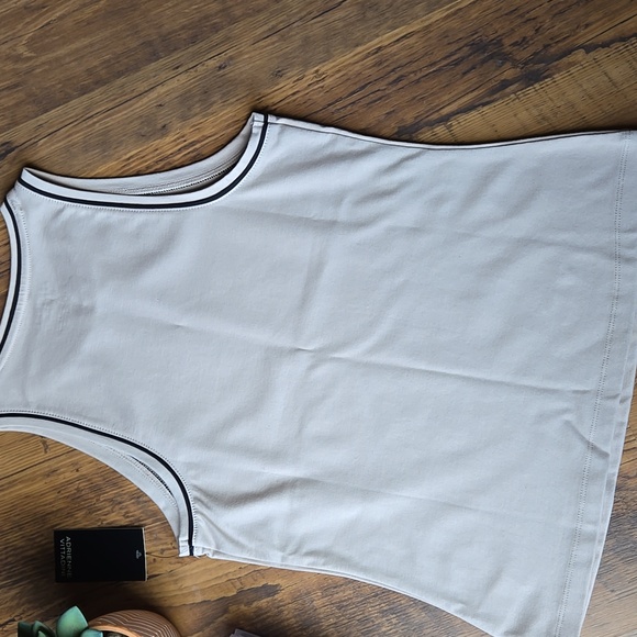 NEW Adrienne Vittadini Small Beige Tank Top with Black Trim - Picture 6 of 6